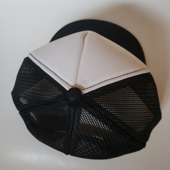 Vintage Retro 80s Black White Curling Club Snap Back Trucker Hat, Mesh Cap - Picture 4 of 9